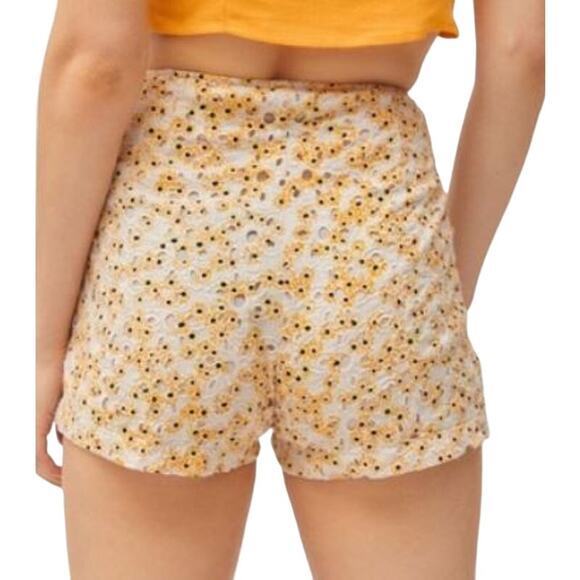 Urban Outfitters Womens‎ High Rise Balboa Eyelet Shorts Size L Yellow Side Zip - Picture 3 of 7